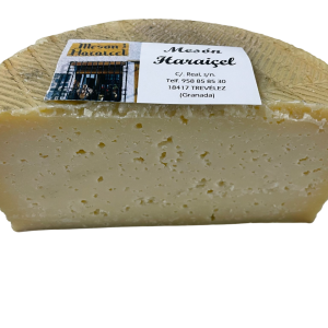 Queso de oveja de leche cruda curado en cueva en Mesón Haraiçel